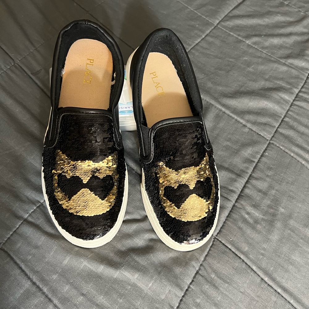 Girls Slip On sneakers